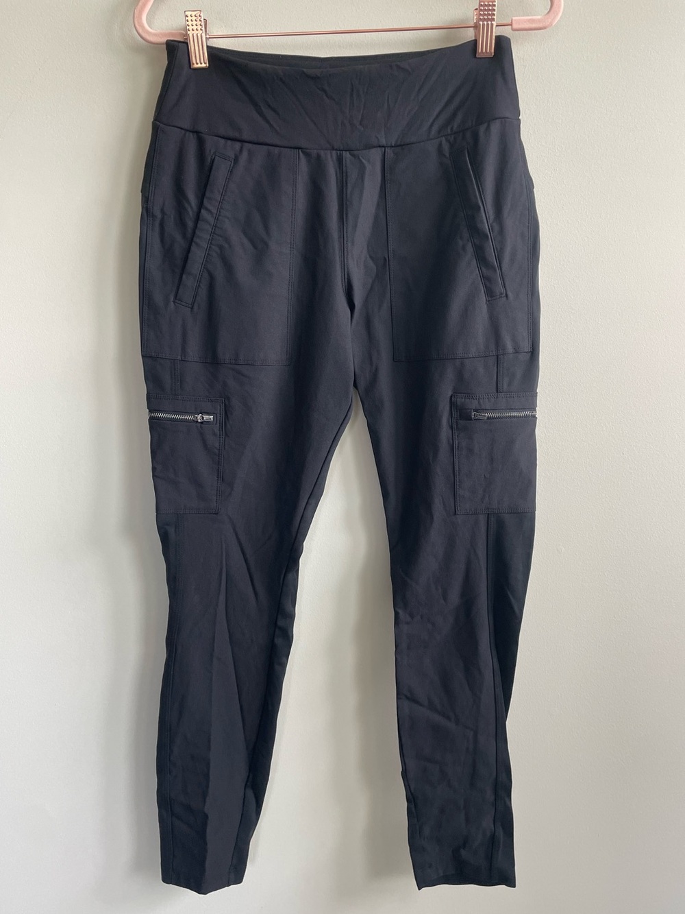 Athleta Headlands Hybrid Cargo Tight Joggers Zip Pockets Black